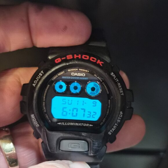 Casio G Shock Black and red - Picture 12 of 12